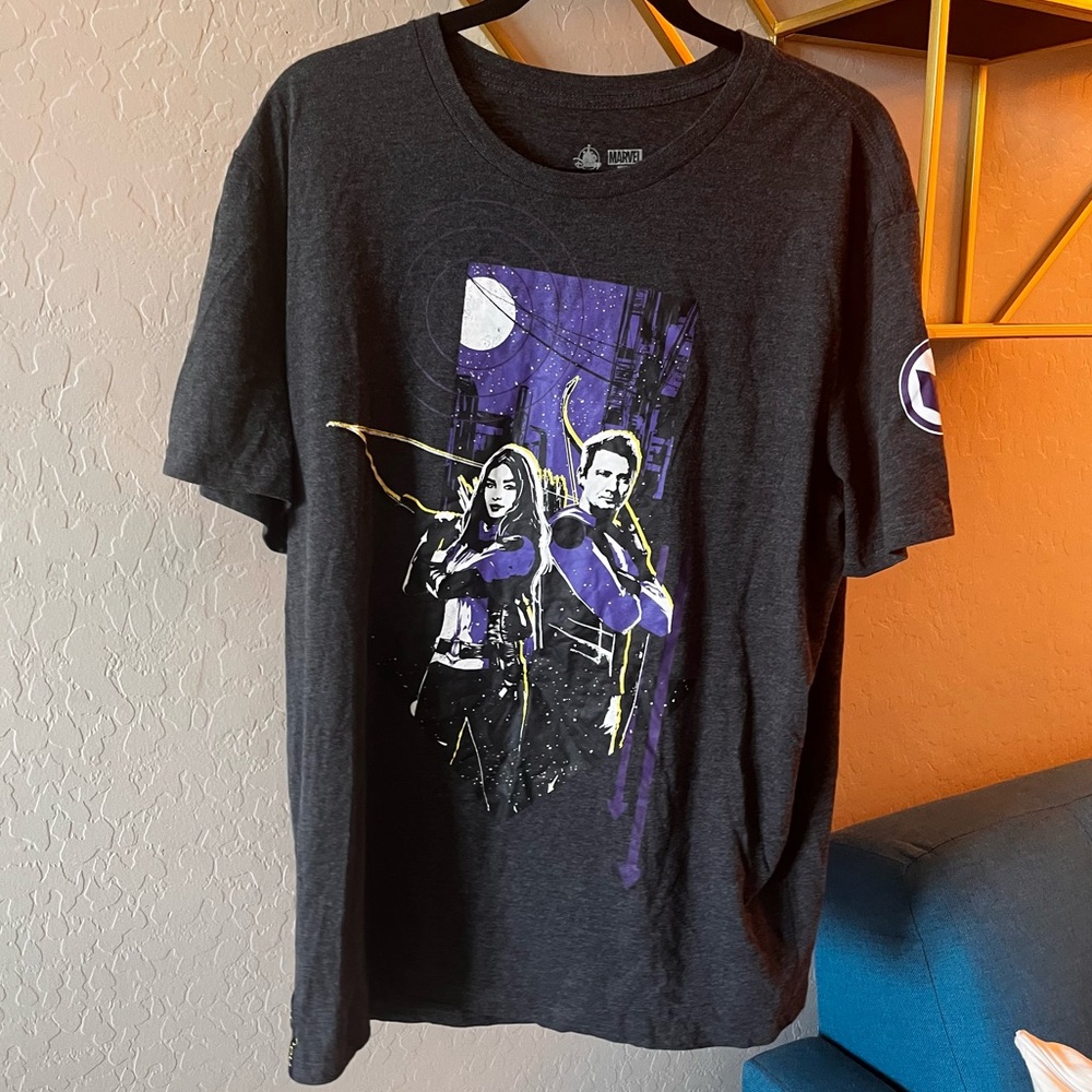 Disney Marvel HAWKEYE Superhero Print Graphic Tee Gray Shirt mens unisex size XL